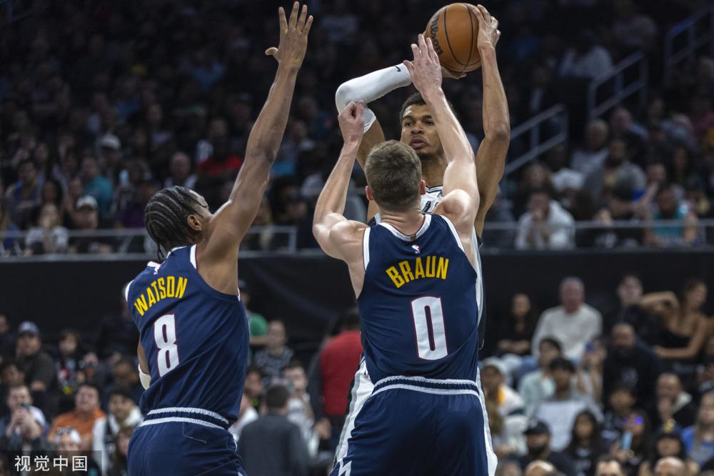 的纽带角色 的纽带角色